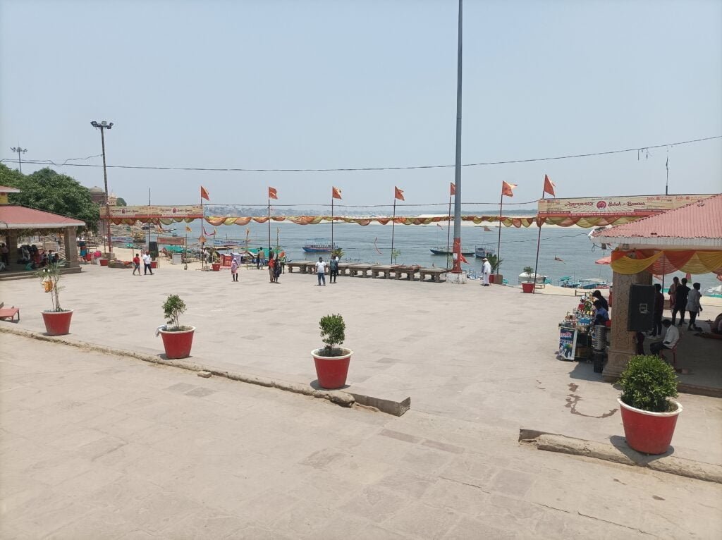Top 10 Famous Assi Ghat in Varanasi - Varanasi Best Images Free Downloads Assi Ghat Pleasent View Images by Varanasibest.com