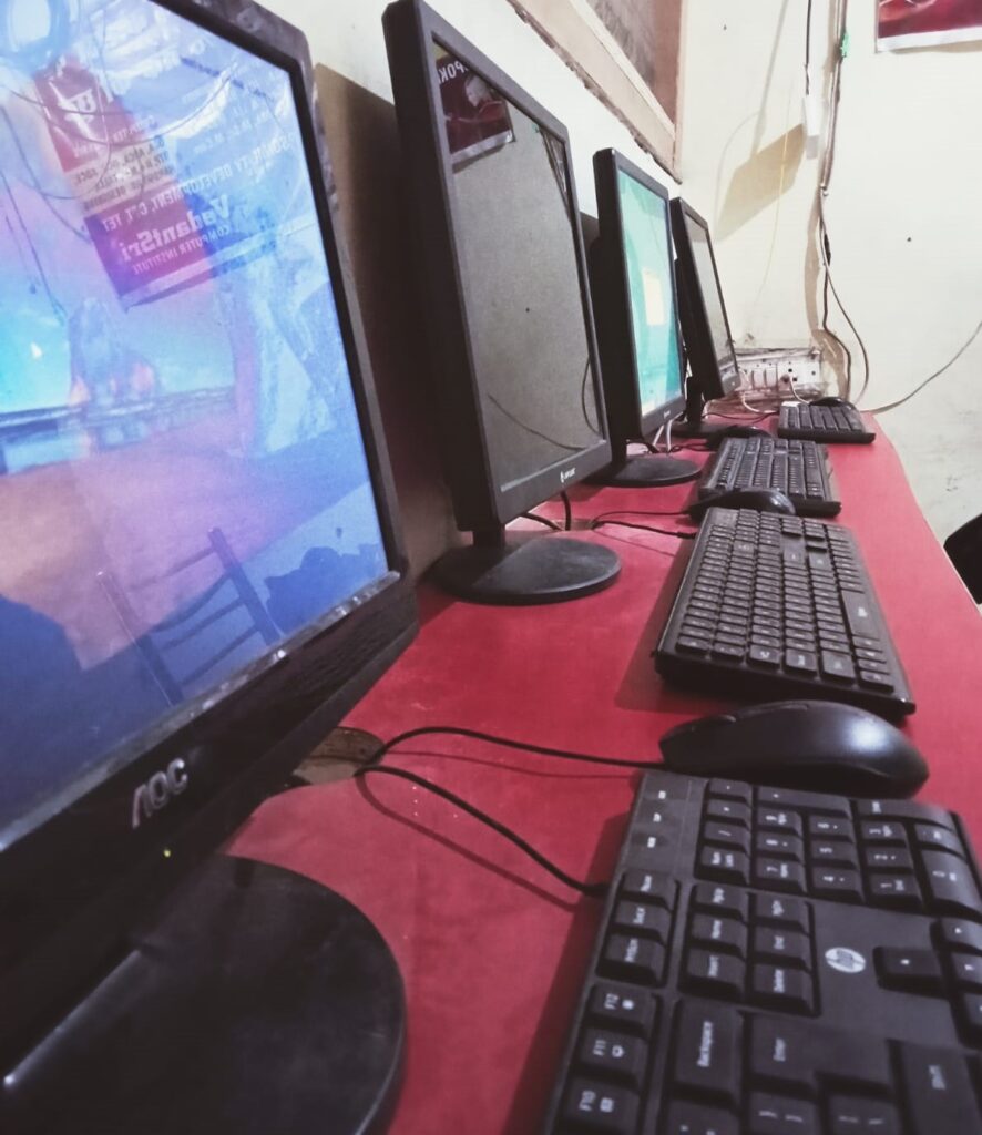 Computer Institute Lab Image